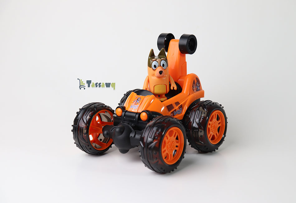 سيارة بهلاوانية 360 Bluey ببطارية قابلة للشحن مع جهاز تحكم عن بعد - الصورة 14