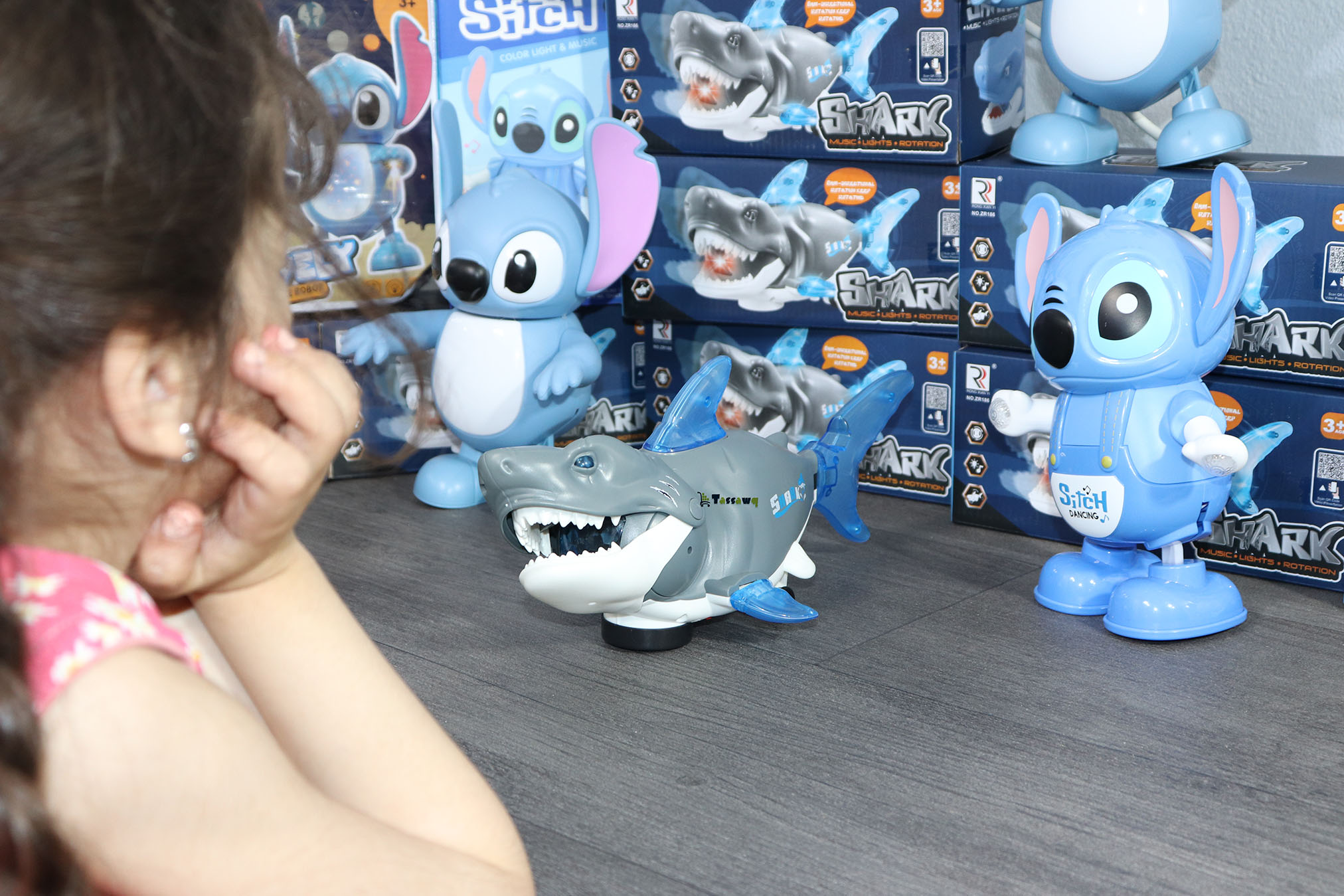 لعبة سمكة قرش جديدة مزودة بأضواء و وموسيقى بيبي شارك - الصورة 10