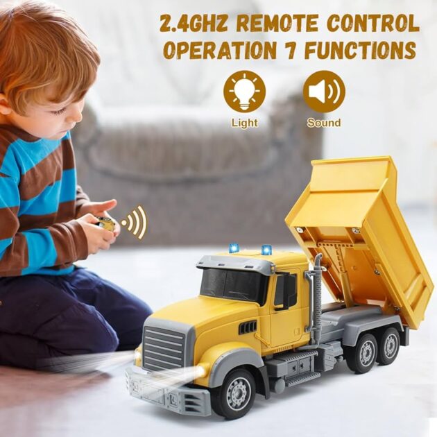 شاحنة قلابة تعمل بالتحكم عن بعد بجهاز التحكم