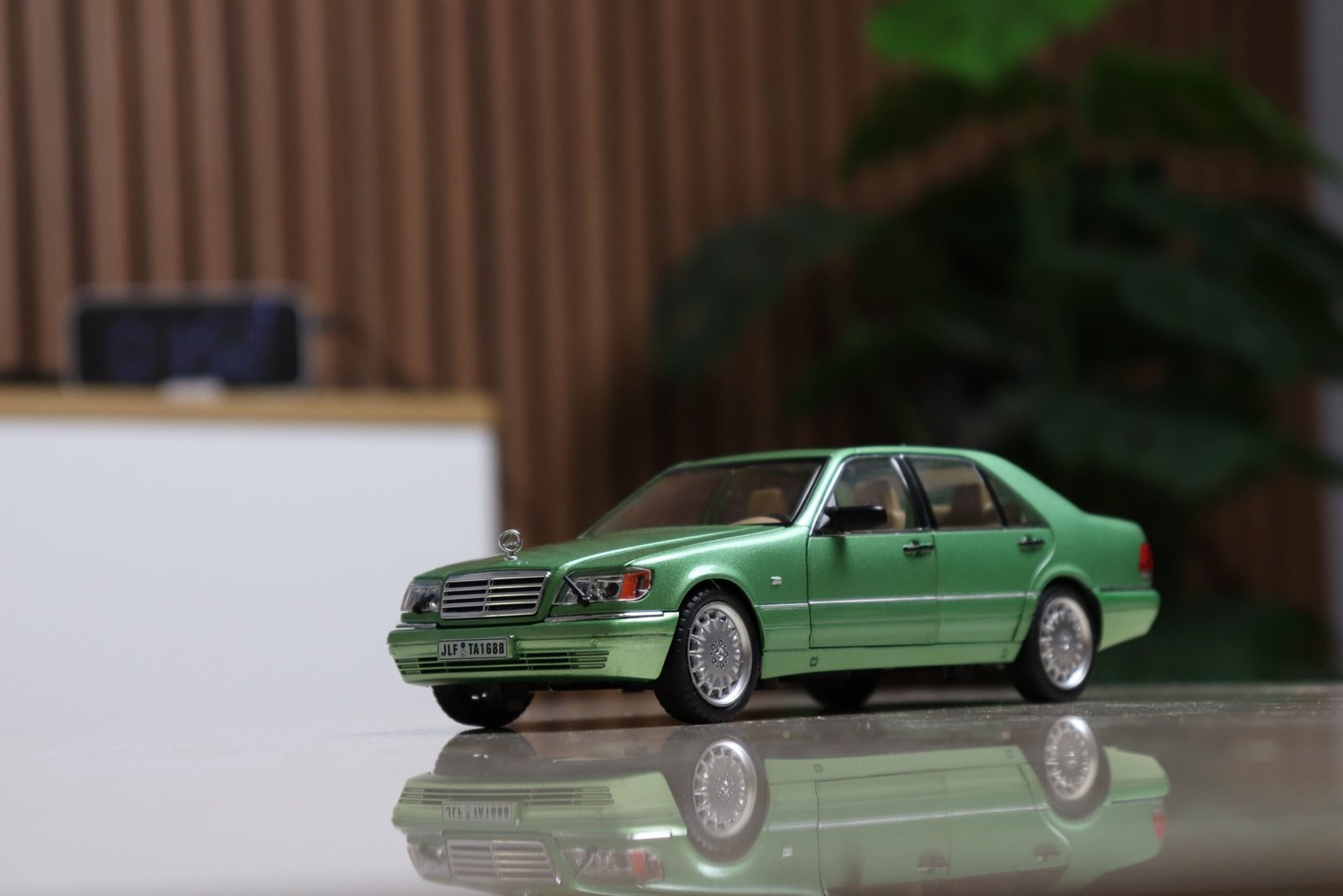 1:24 1997 Mercedes-Benz Mercedes S320 W140 S-Class - الصورة 11