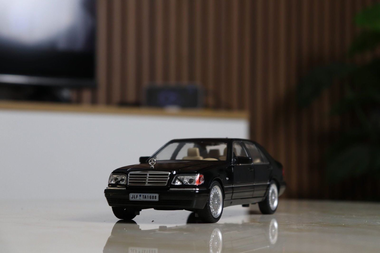 1:24 1997 Mercedes-Benz Mercedes S320 W140 S-Class - الصورة 12