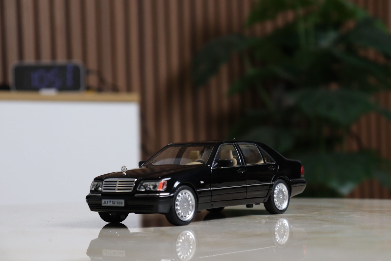 1:24 1997 Mercedes-Benz Mercedes S320 W140 S-Class - الصورة 13