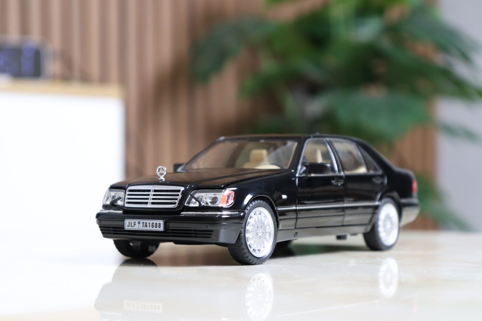 1:24 1997 Mercedes-Benz Mercedes S320 W140 S-Class - الصورة 14