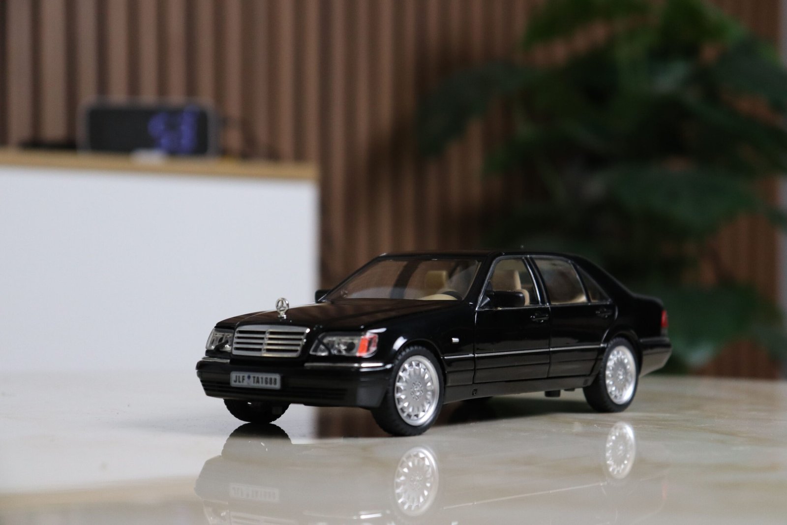 1:24 1997 Mercedes-Benz Mercedes S320 W140 S-Class - الصورة 15