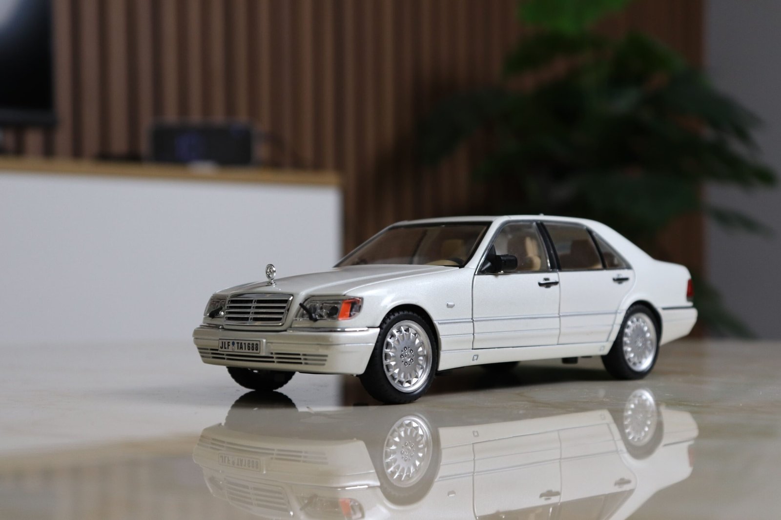 1:24 1997 Mercedes-Benz Mercedes S320 W140 S-Class - الصورة 16
