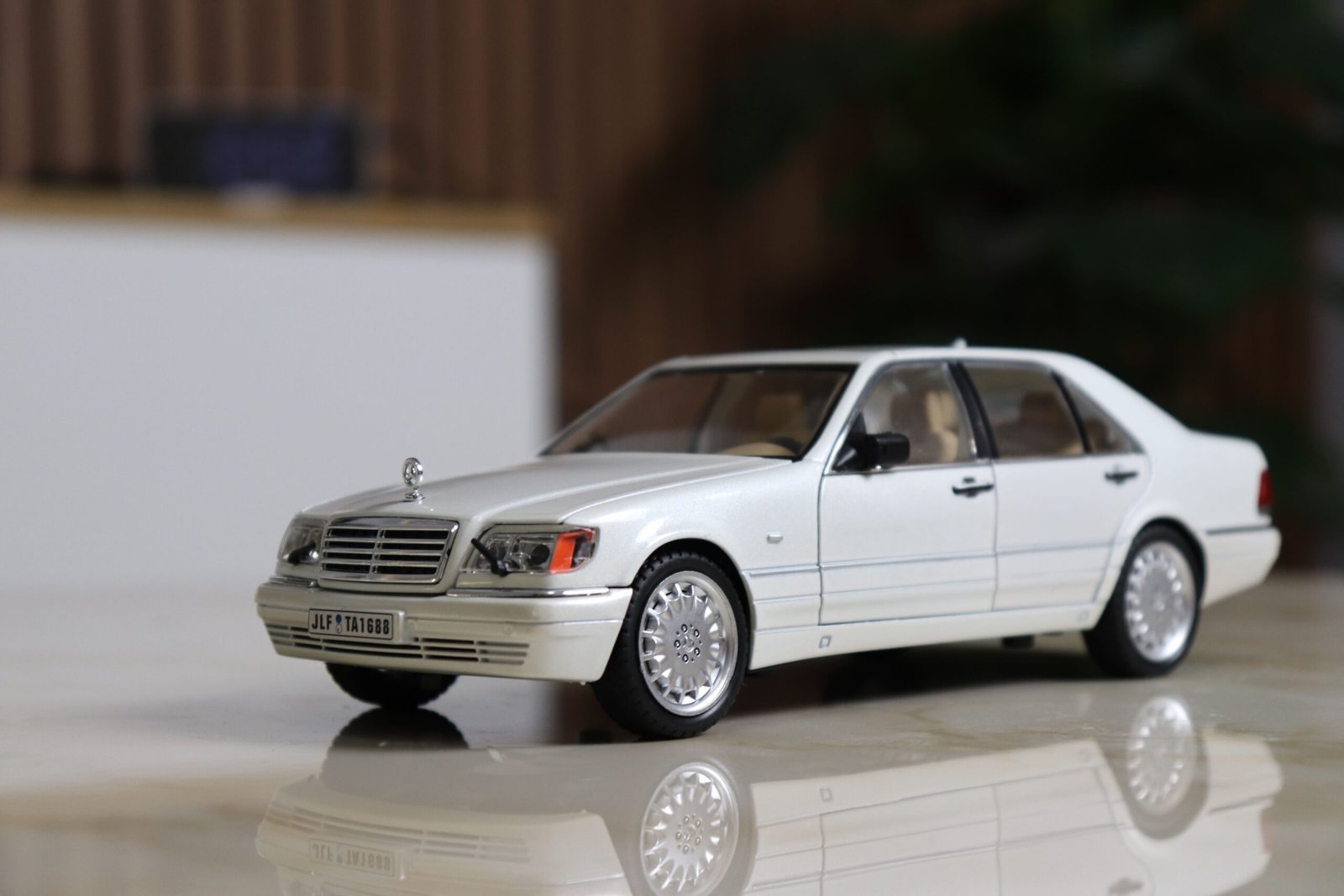 1:24 1997 Mercedes-Benz Mercedes S320 W140 S-Class - الصورة 18