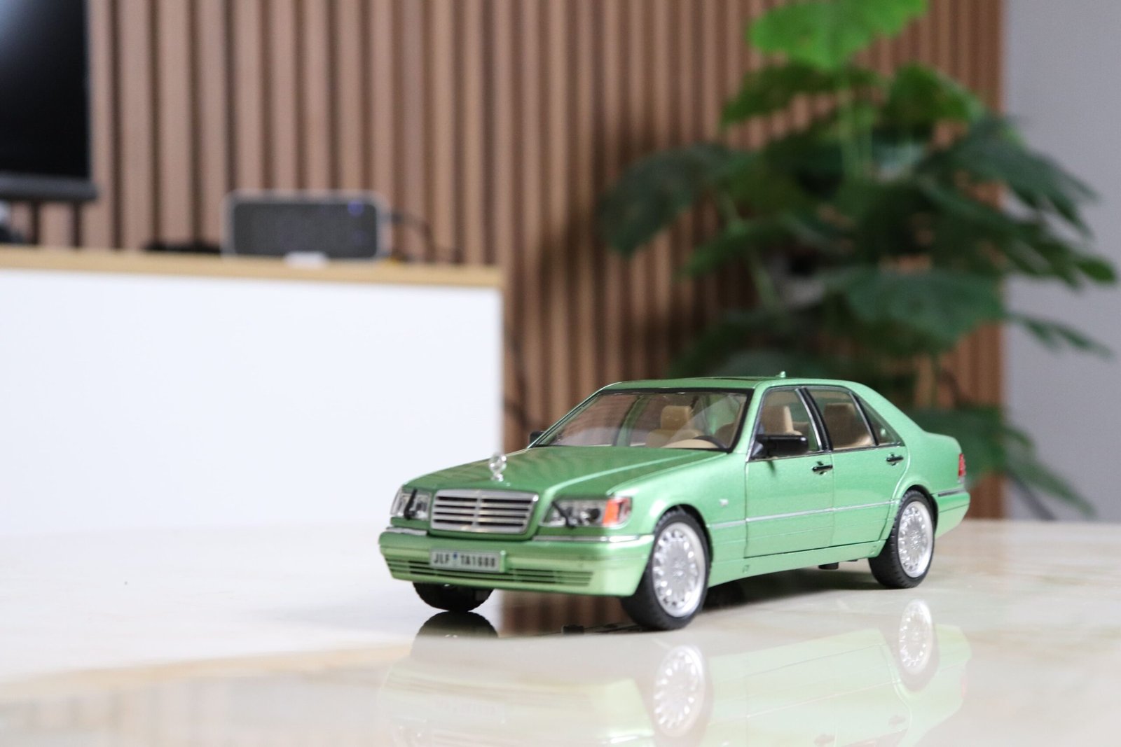 1:24 1997 Mercedes-Benz Mercedes S320 W140 S-Class - الصورة 19