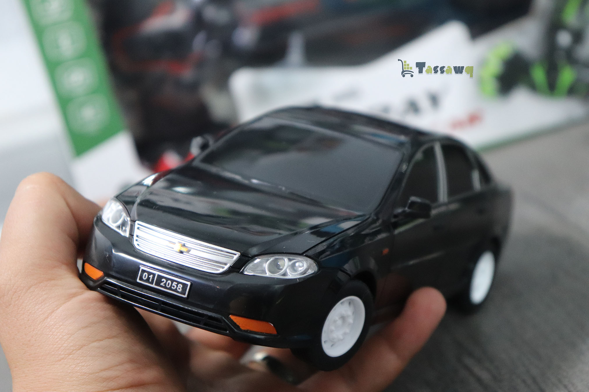 لعبة سيارة سباق RC قابلة لإعادة الشحن للأطفال بمقياس 1:18 شيفرولي - الصورة 7