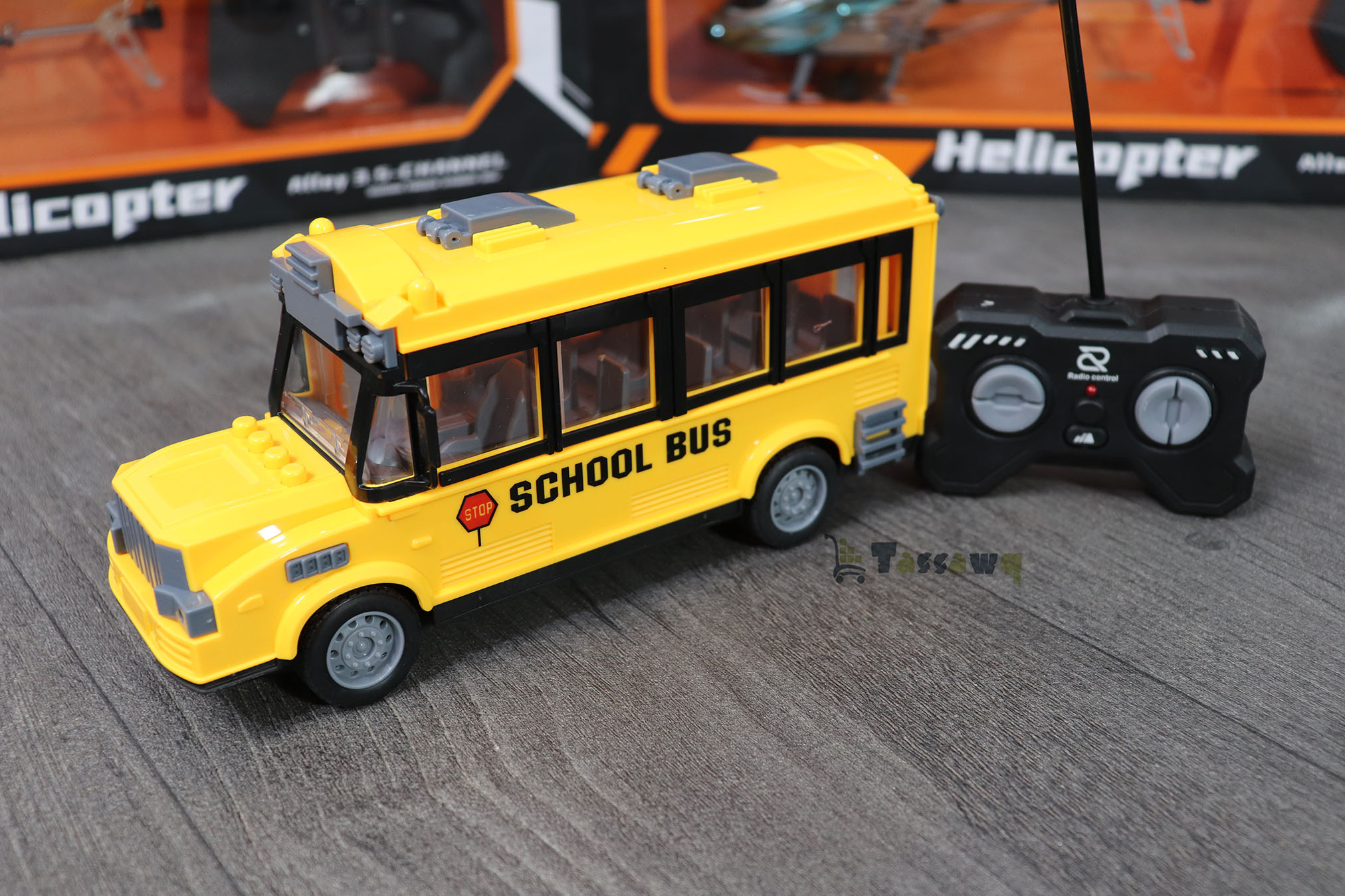 حافلة مدرسية تعمل بالتحكم عن بعد - الصورة 2