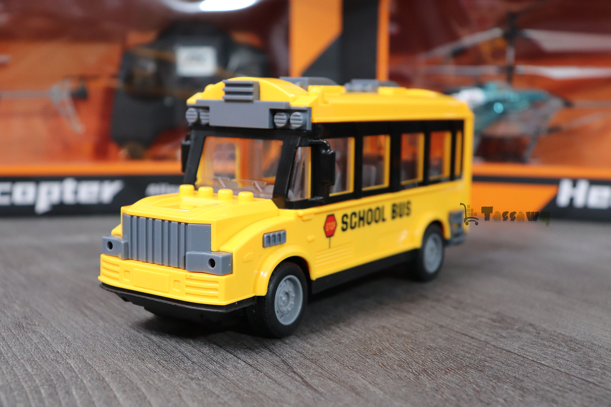 حافلة مدرسية تعمل بالتحكم عن بعد - الصورة 4