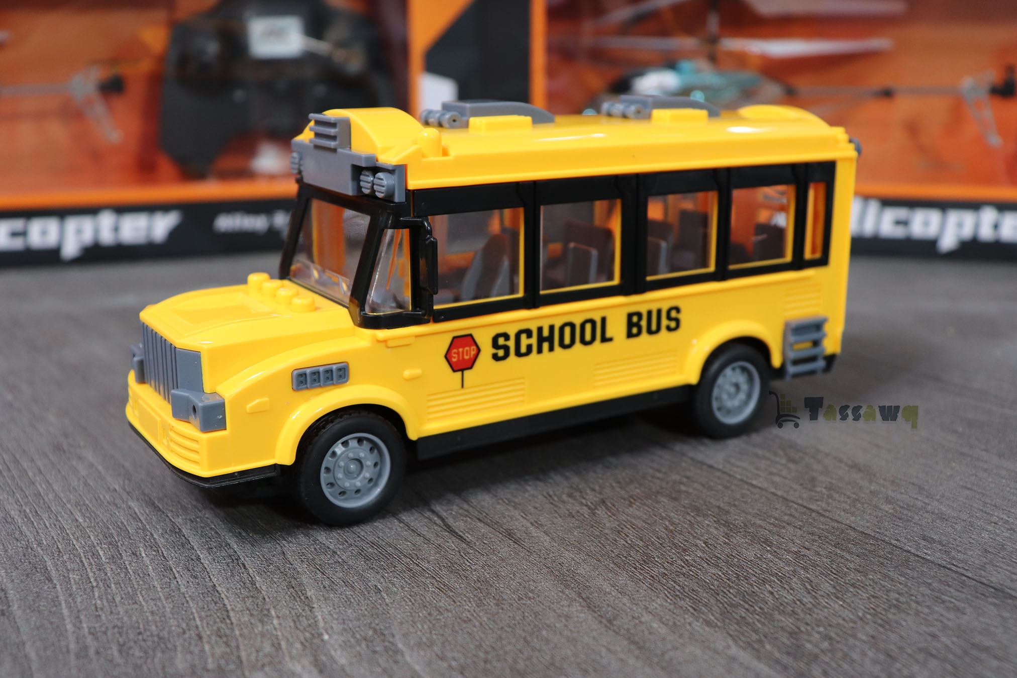 حافلة مدرسية تعمل بالتحكم عن بعد - الصورة 5