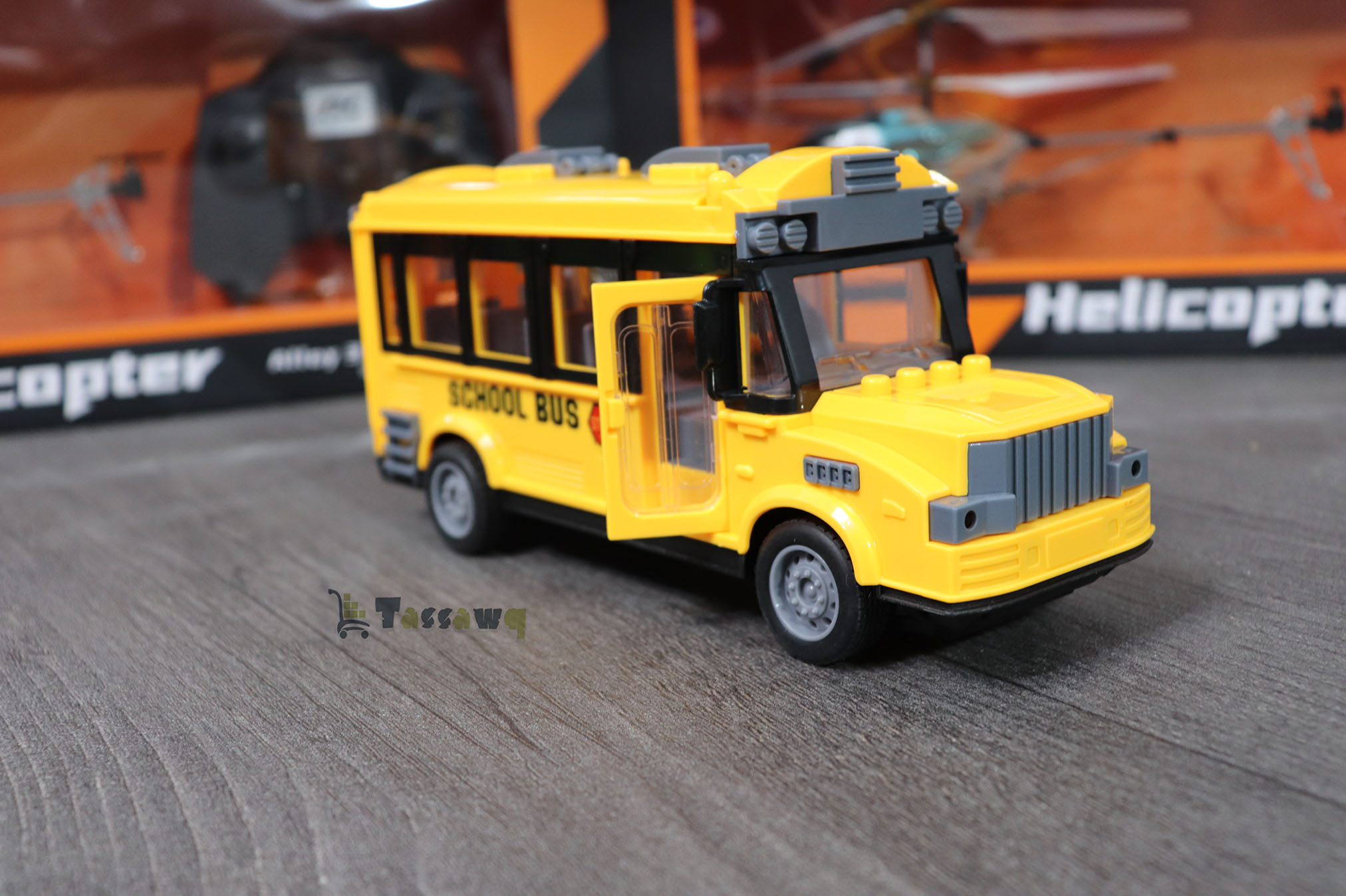 حافلة مدرسية تعمل بالتحكم عن بعد - الصورة 6