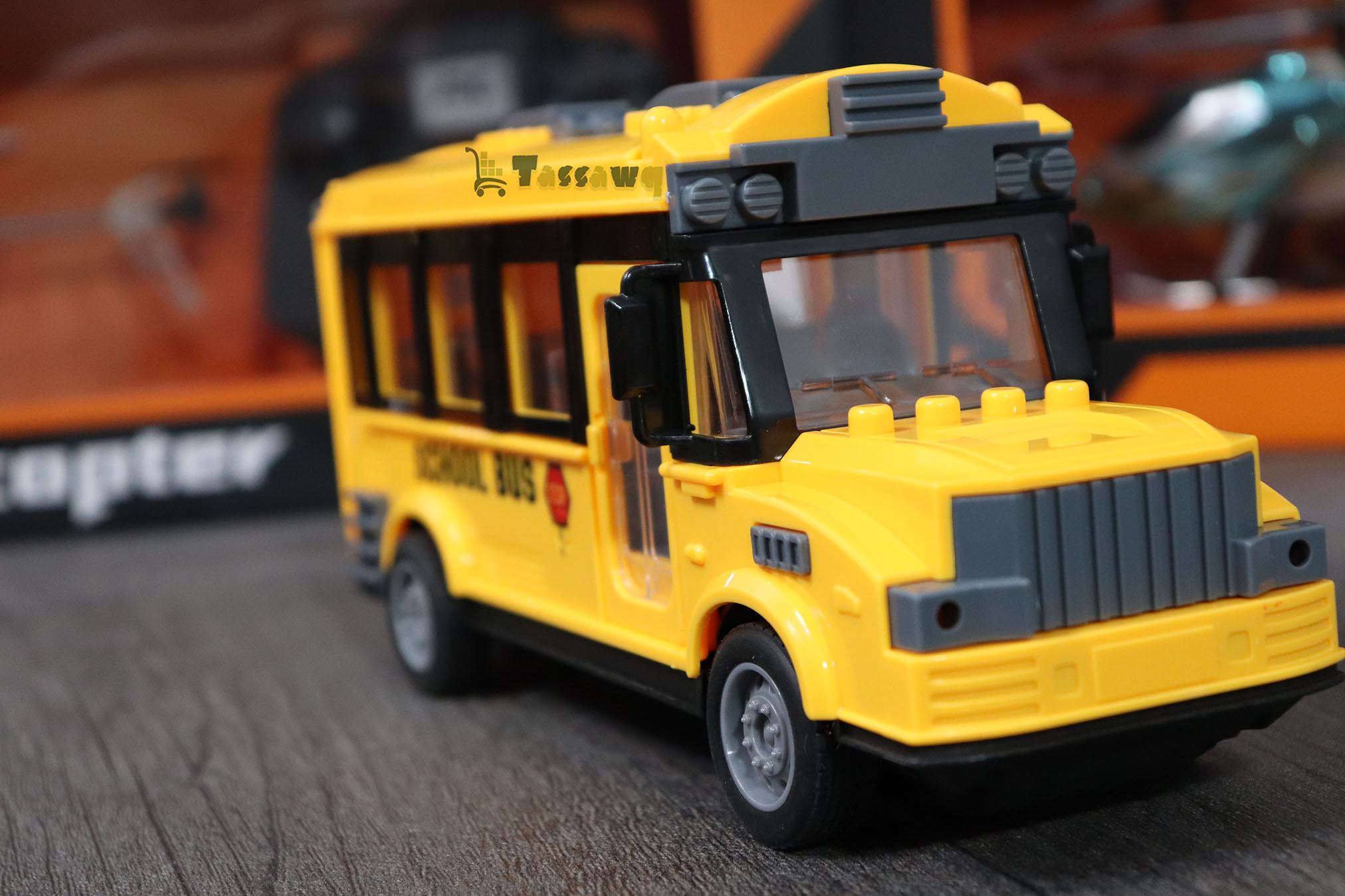 حافلة مدرسية تعمل بالتحكم عن بعد - الصورة 11