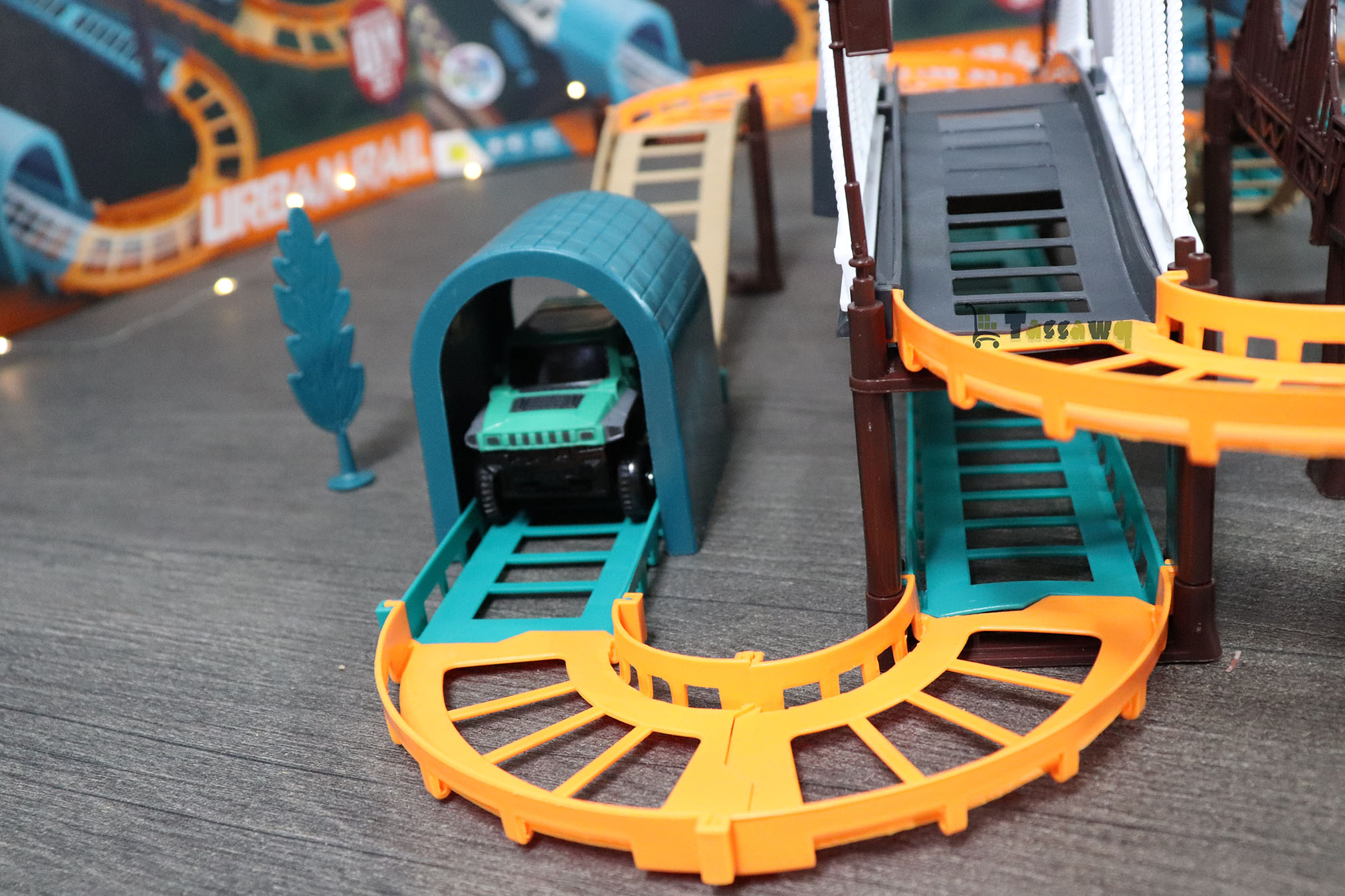 مجموعة ألعاب مسار السكك الحديدية الحضرية DIY - الصورة 19