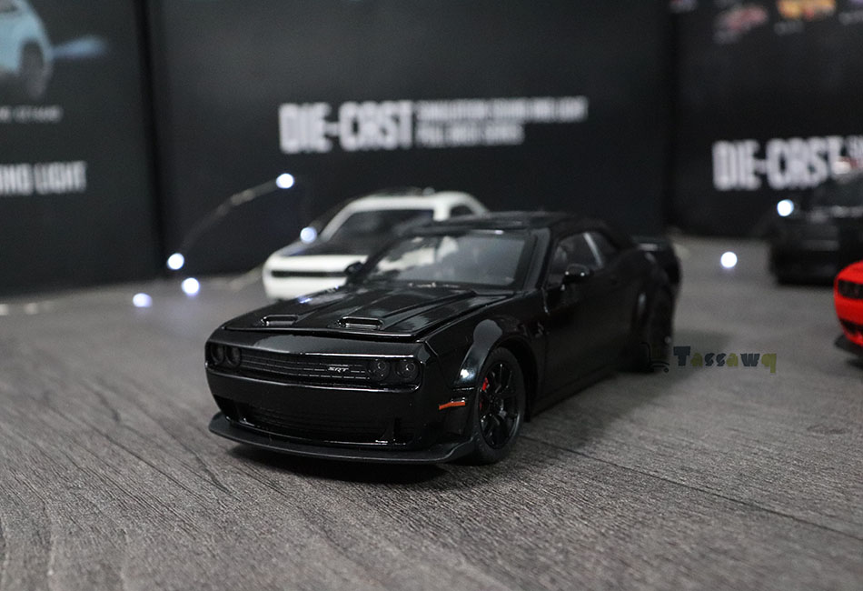DODGE CHALLENGER SRT WIDE-BODY Modèle 1:24 - الصورة 8