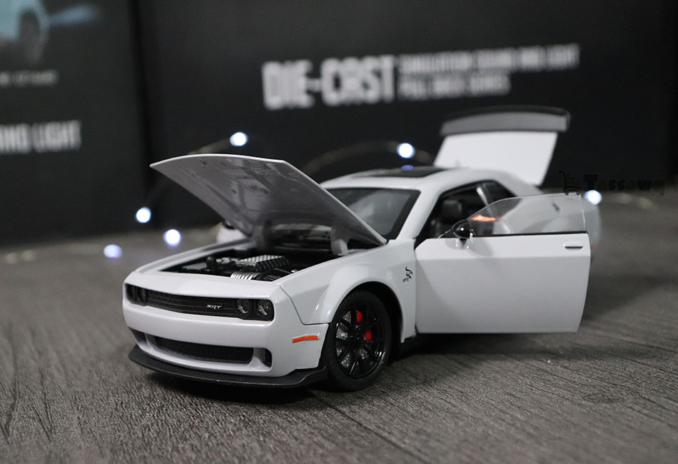 DODGE CHALLENGER SRT WIDE-BODY Modèle 1:24 - الصورة 14
