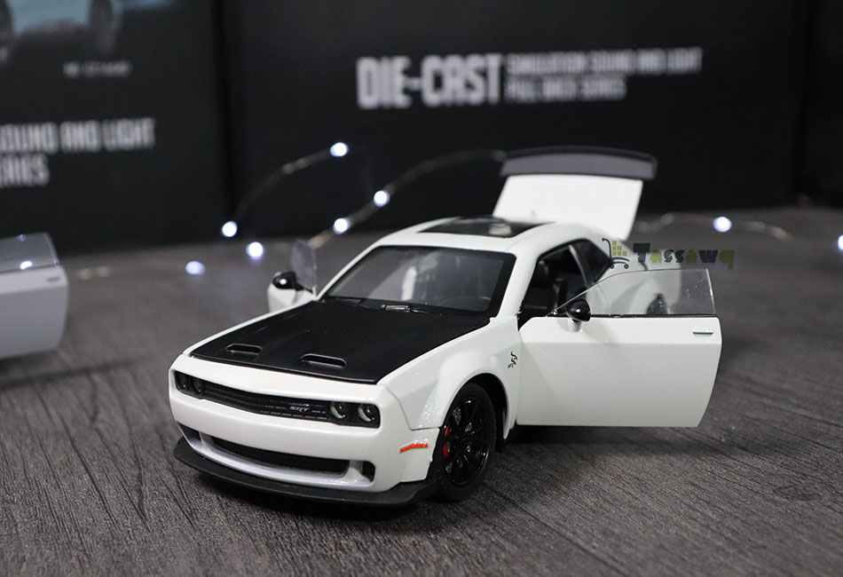DODGE CHALLENGER SRT WIDE-BODY Modèle 1:24 - الصورة 15