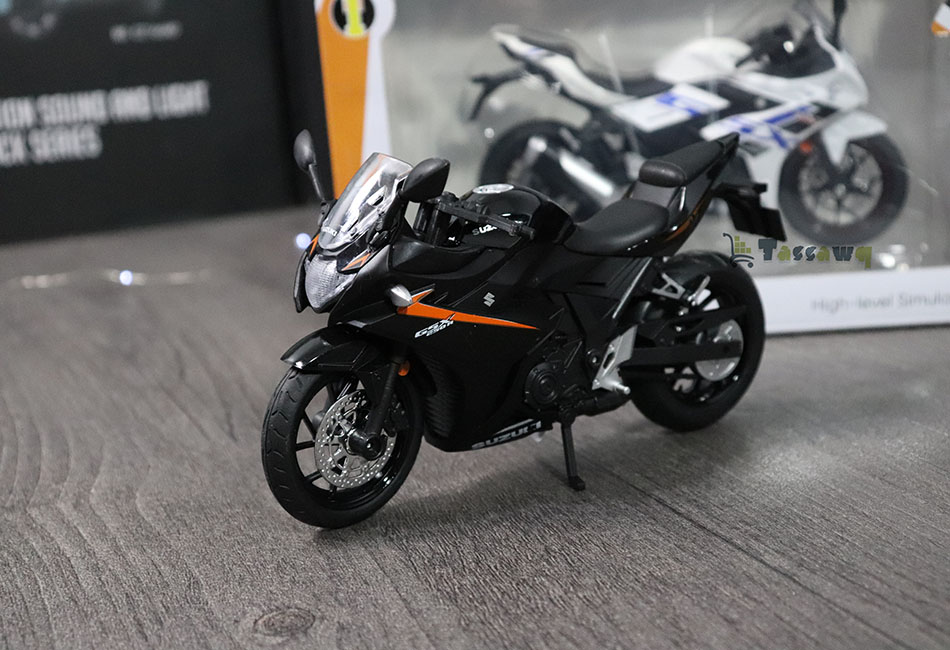 Suzuki GSX-250R Alloy Racing Motorcycle Model - الصورة 8