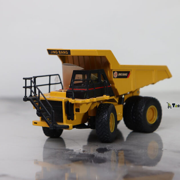 مجسم شاحنة نقل مناجم  – تصميم احترافي واقعي