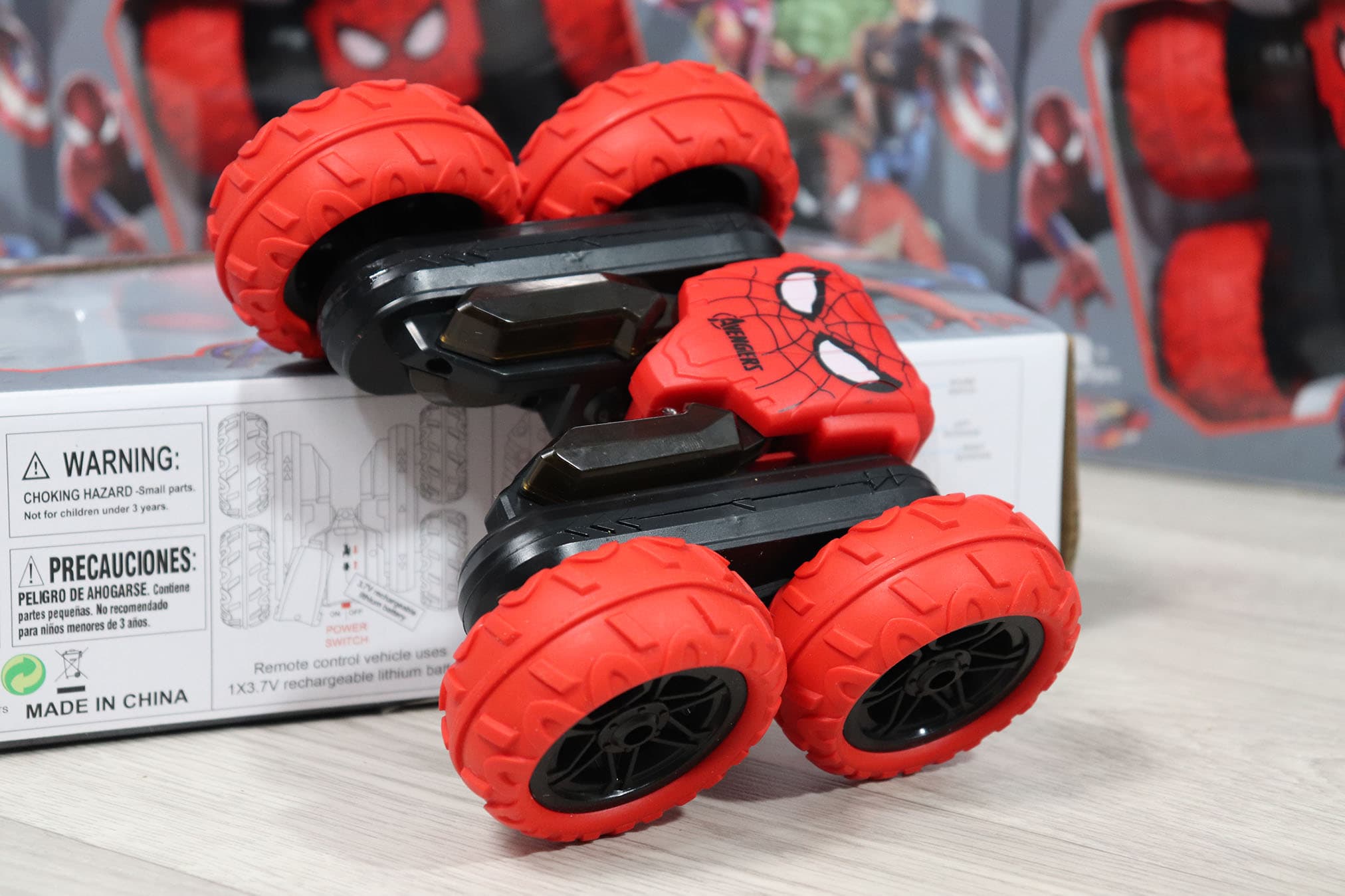 Voiture Télécommandée Spiderman 360° – Cascades & Rotation Double Face - الصورة 13