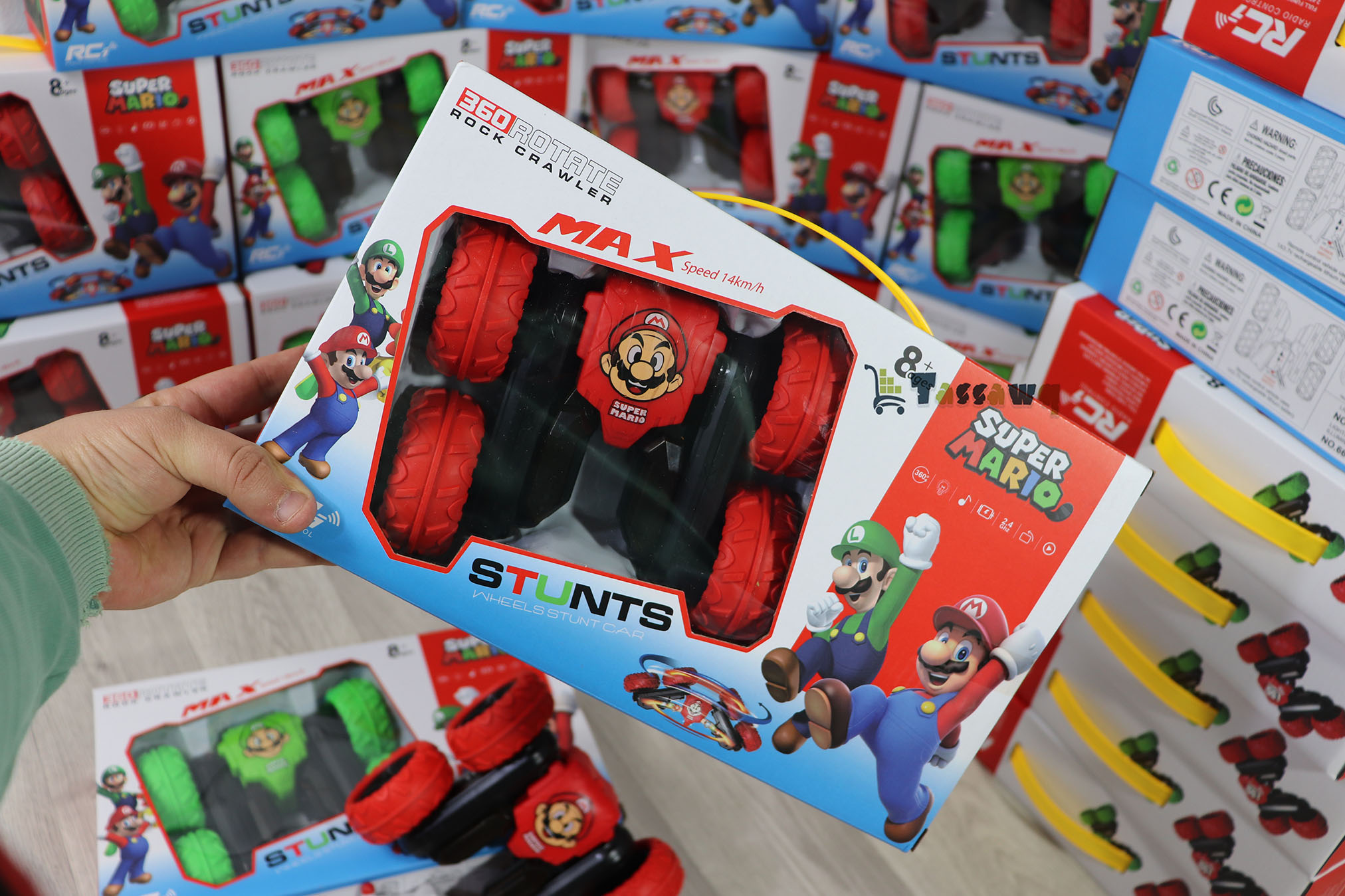 Voiture Télécommandée Spiderman 360° – Cascades & Rotation Double Face - الصورة 17