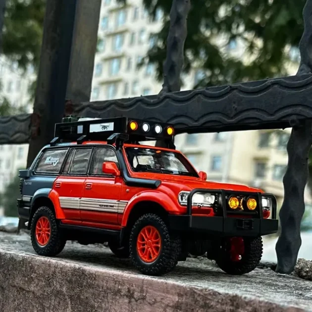 1 24 Toyota Land Cruiser LC80 Model Car Sports Car