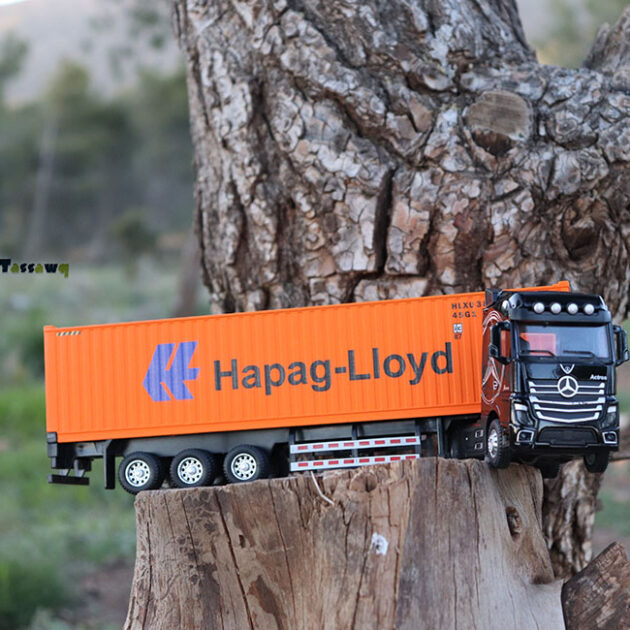 MERCEDES semi container  toutes en métal