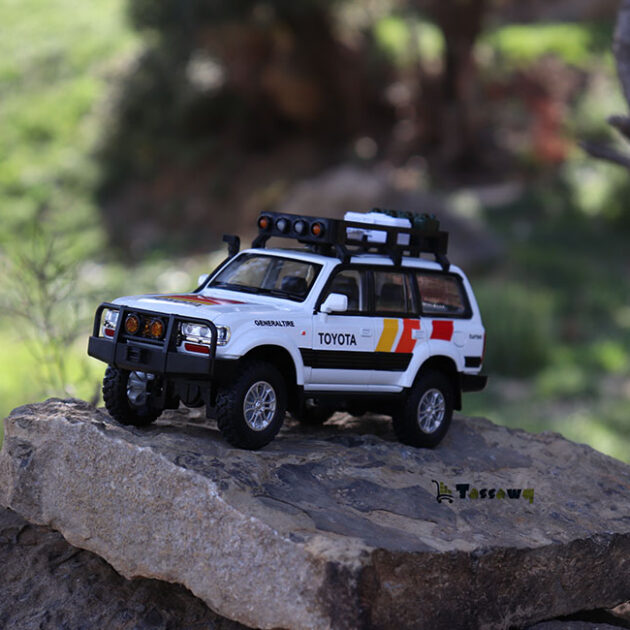 1 24 Toyota Land Cruiser LC80 Model Car Sports Car