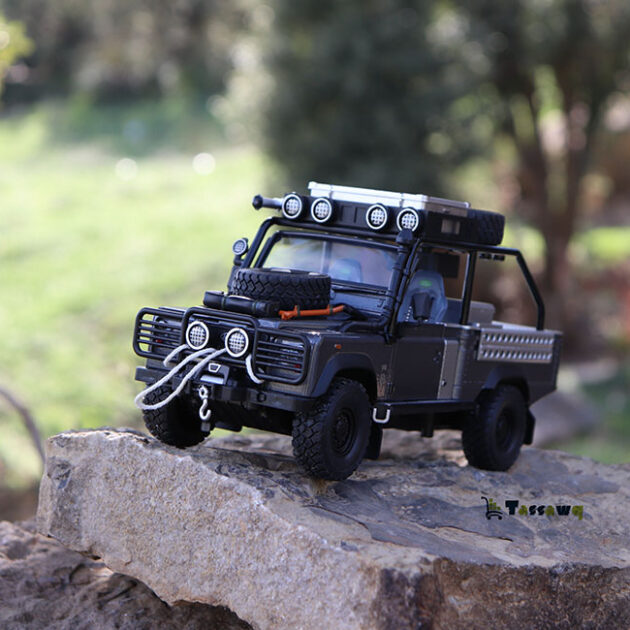مجسم Land Rover Defender أوف رود مع تجهيزات التخييم – تفاصيل واقعية عالية
