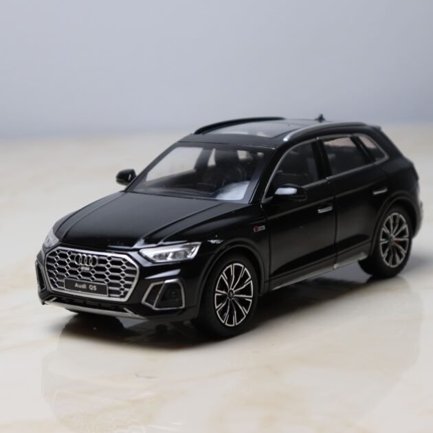 Voiture miniature en alliage AUDI Q5 à l'échelle 1:24
