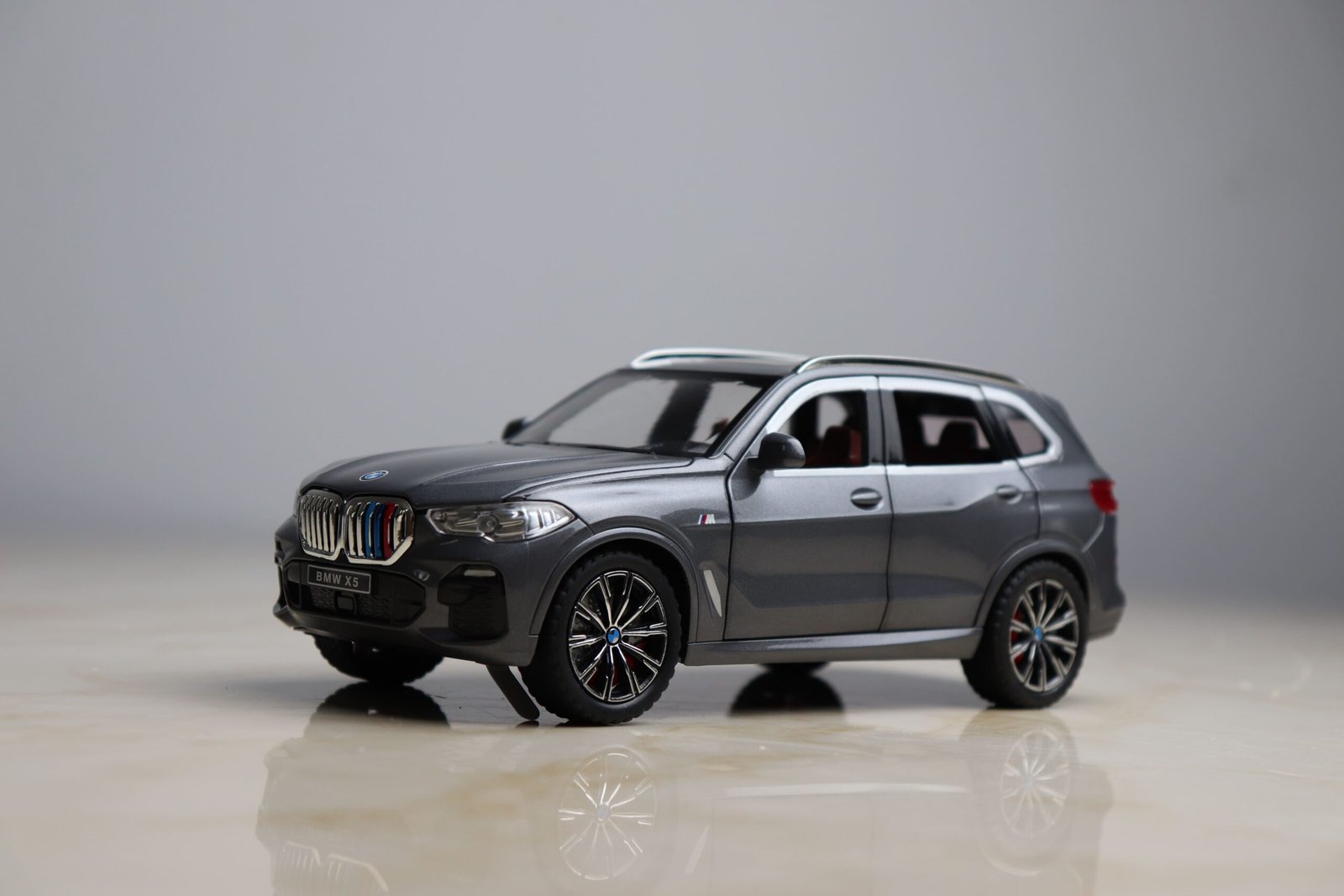 BMW X5 SUV Miniature 1:24 - الصورة 7