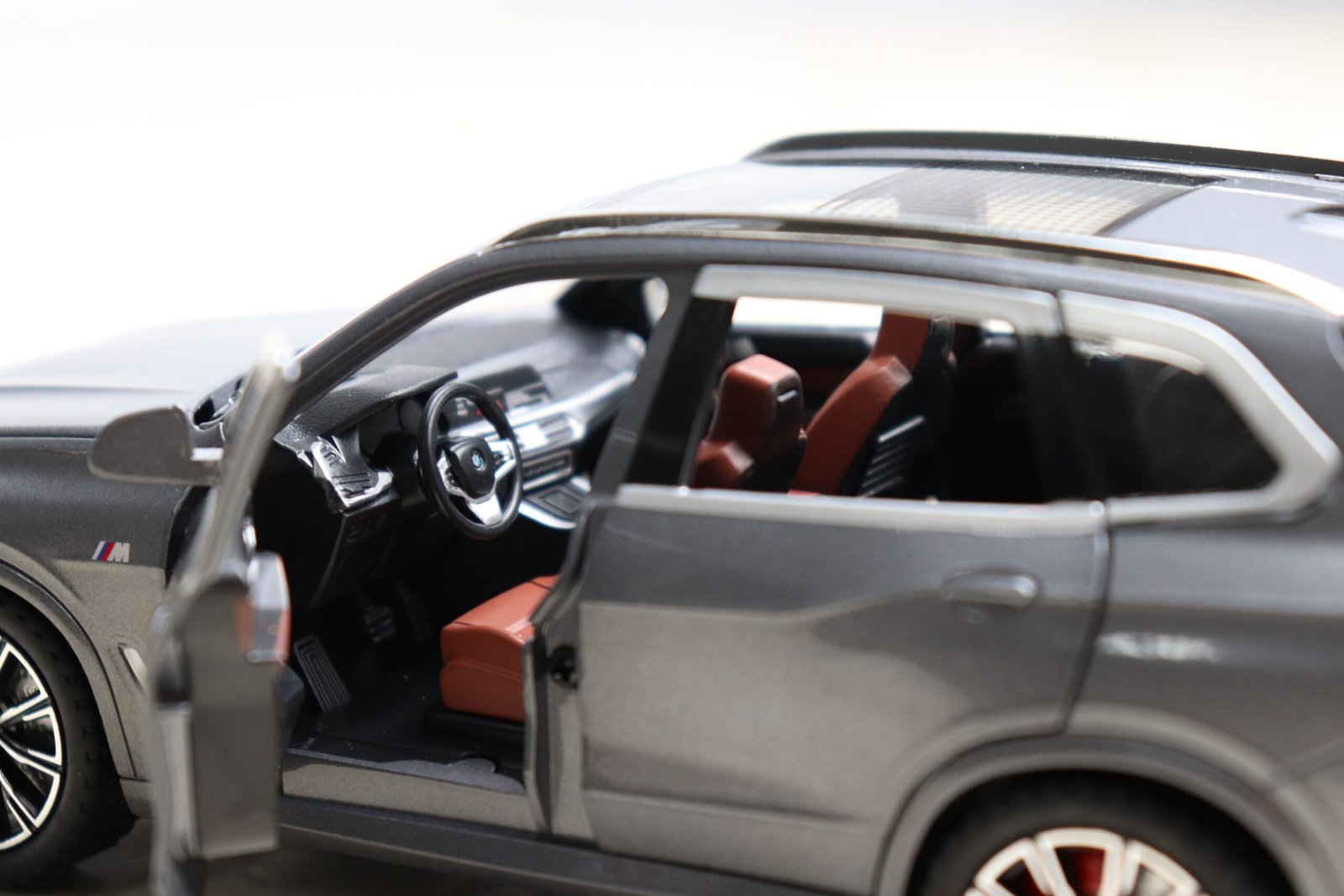 BMW X5 SUV Miniature 1:24 - الصورة 9