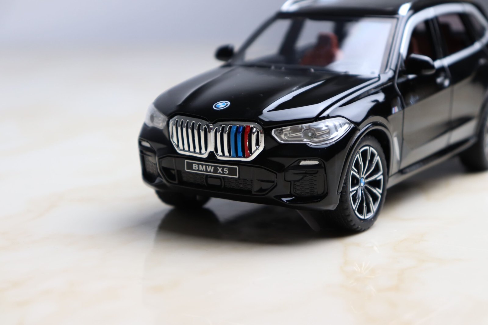 BMW X5 SUV Miniature 1:24 - الصورة 11