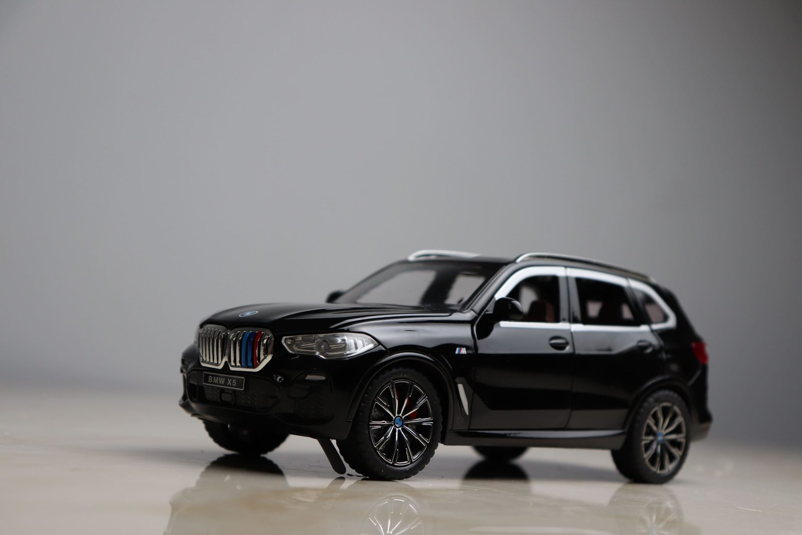 BMW X5 SUV Miniature 1:24 - الصورة 12