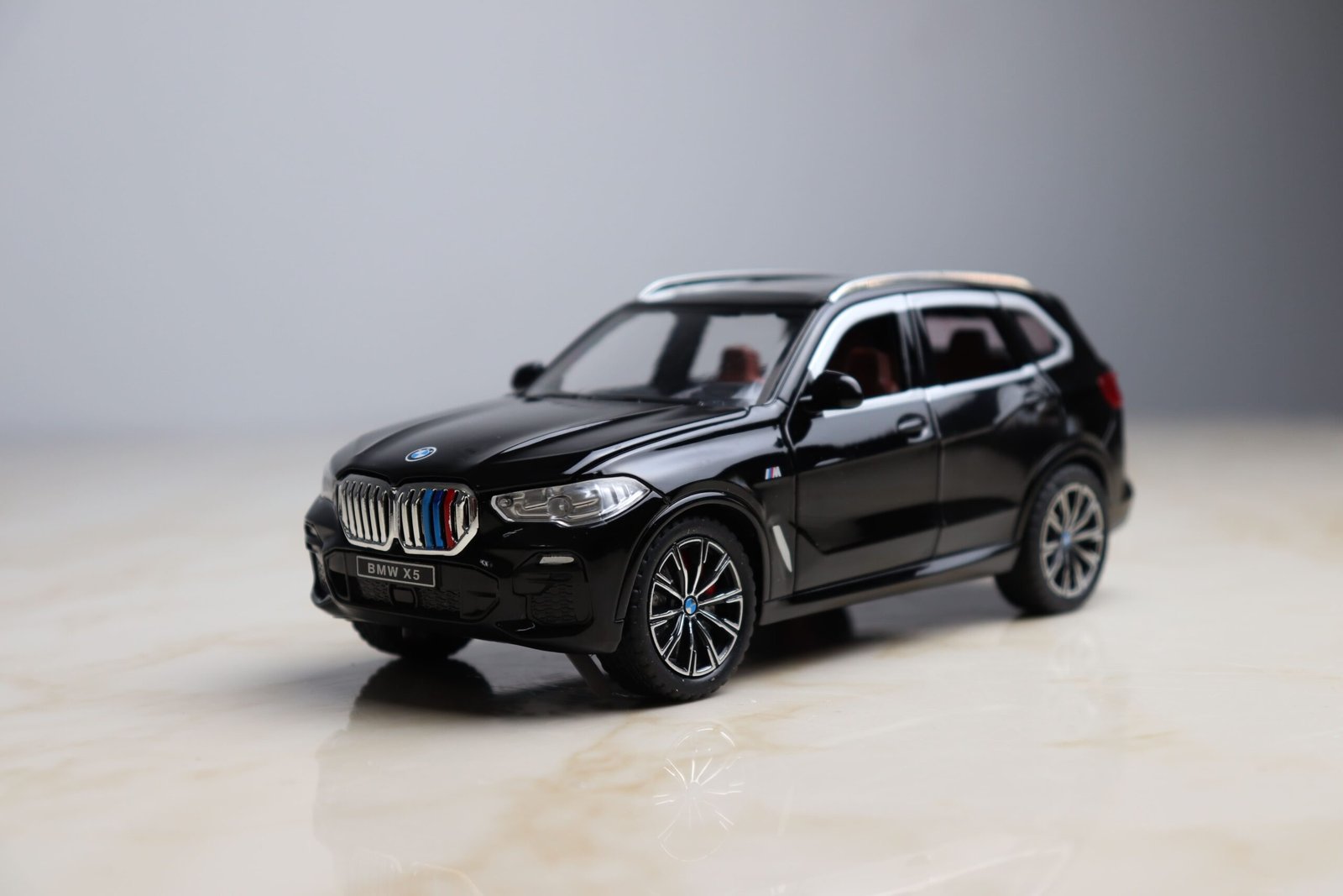 BMW X5 SUV Miniature 1:24 - الصورة 13