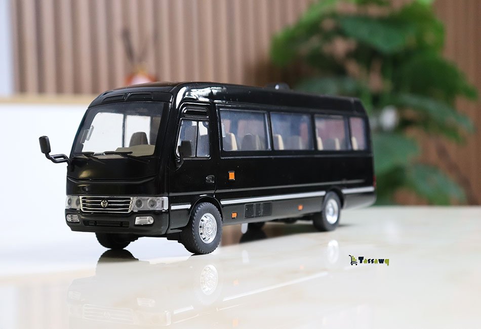 مجسم حافلة تويوتا فاخرة | Diecast Collectible Bus - الصورة 2