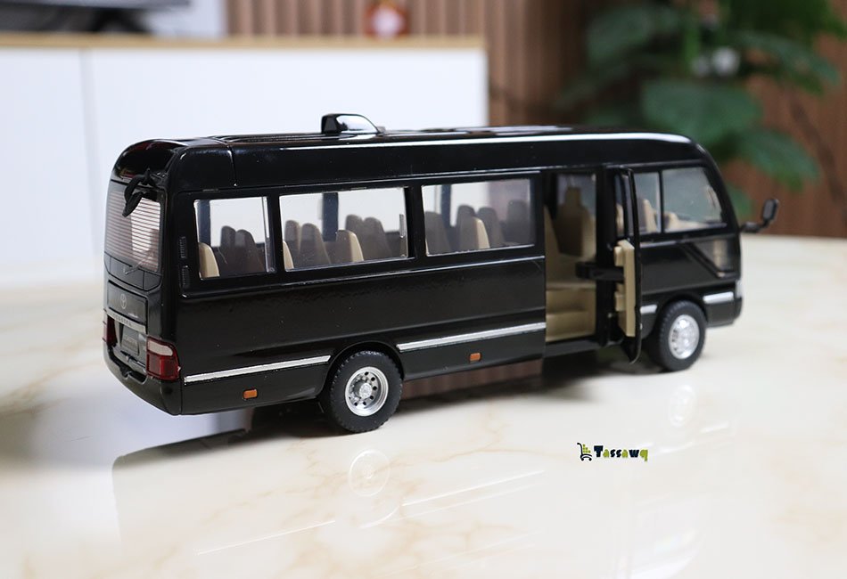 مجسم حافلة تويوتا فاخرة | Diecast Collectible Bus - الصورة 5