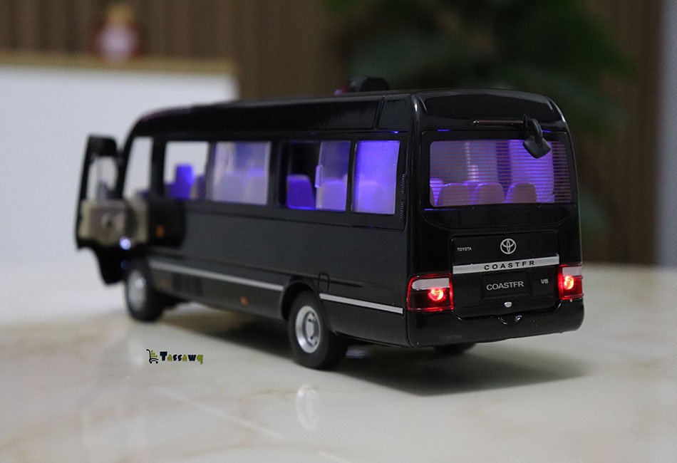 مجسم حافلة تويوتا فاخرة | Diecast Collectible Bus - الصورة 8
