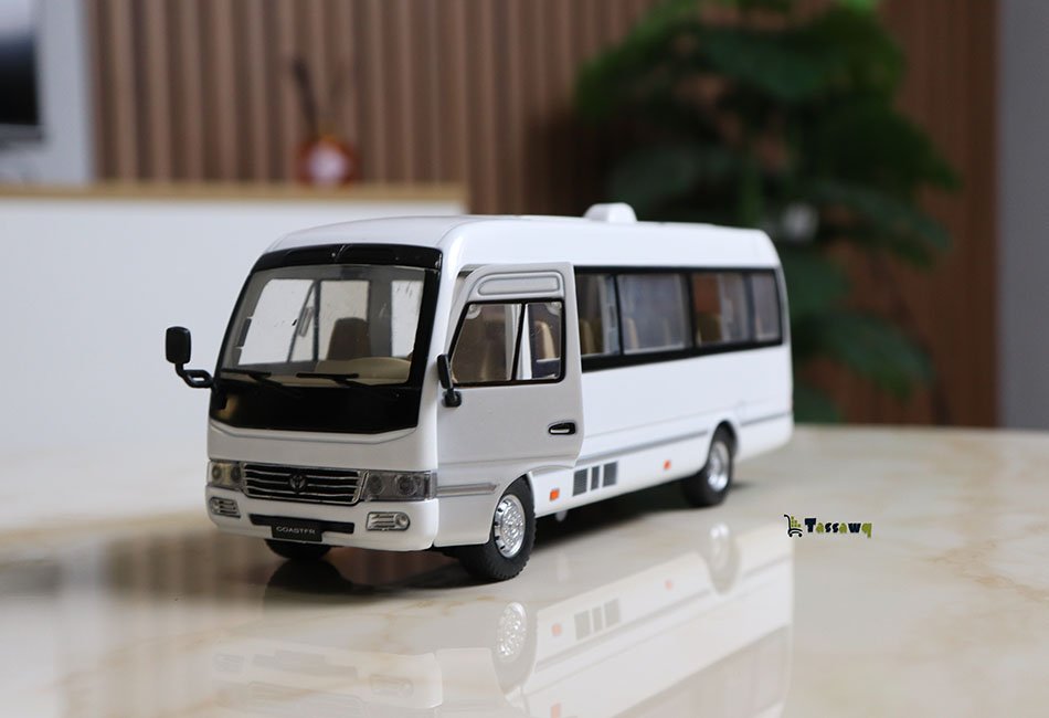 مجسم حافلة تويوتا فاخرة | Diecast Collectible Bus - الصورة 11