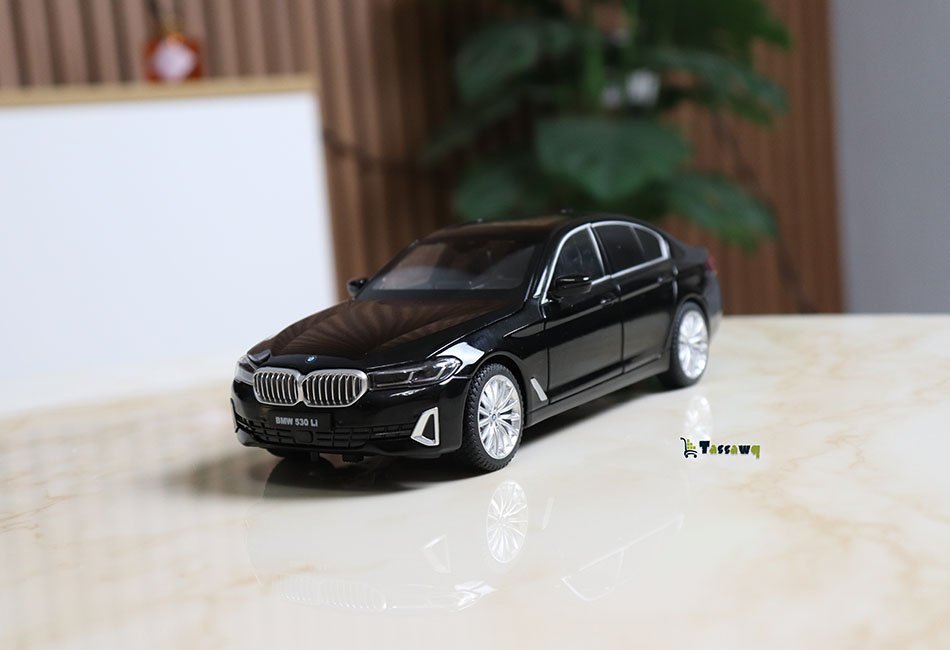 مجسم BMW 530i فاخر – مقياس 1:24 | Diecast - الصورة 3