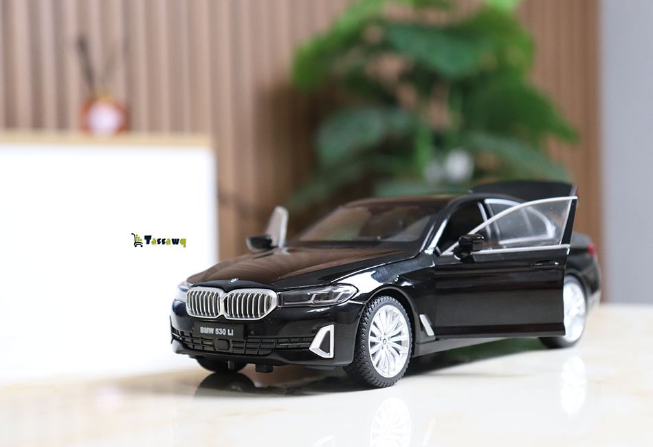 مجسم BMW 530i فاخر – مقياس 1:24 | Diecast - الصورة 4