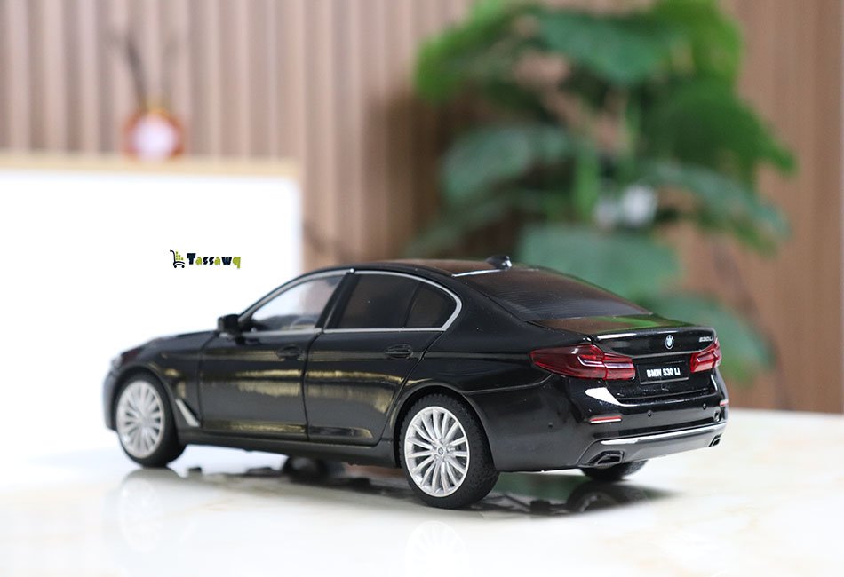 مجسم BMW 530i فاخر – مقياس 1:24 | Diecast - الصورة 6