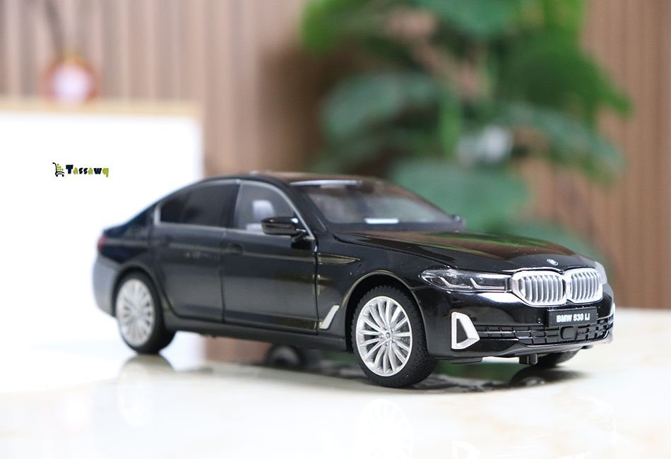 مجسم BMW 530i فاخر – مقياس 1:24 | Diecast - الصورة 7