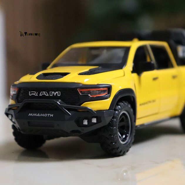 Dodge RAM 1500 MINIATURE 1/30