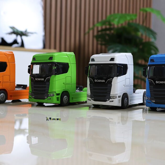 مجسمات الشاحنات Scania & Volvo – مقياس 1:24