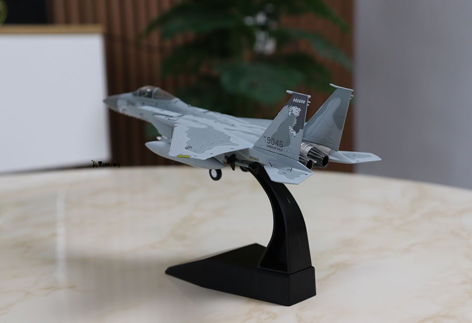 مجسم الطائرة الحربية F-10C – نموذج مصغر بتصميم واقعي مع قاعدة للعرض - الصورة 7
