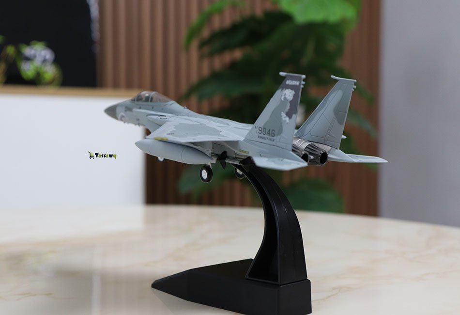 مجسم الطائرة الحربية F-10C – نموذج مصغر بتصميم واقعي مع قاعدة للعرض - الصورة 9