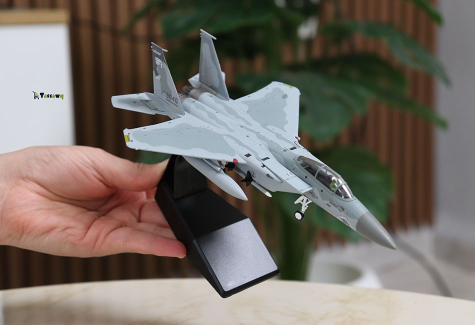 مجسم الطائرة الحربية F-10C – نموذج مصغر بتصميم واقعي مع قاعدة للعرض - الصورة 15