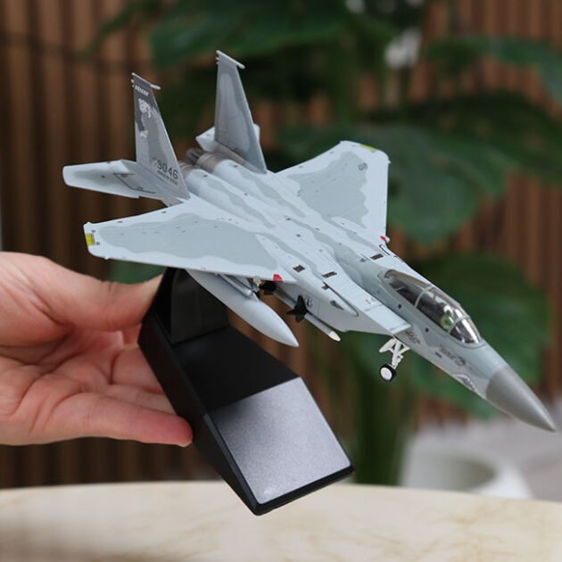 مجسم الطائرة الحربية F-10C – نموذج مصغر بتصميم واقعي مع قاعدة للعرض