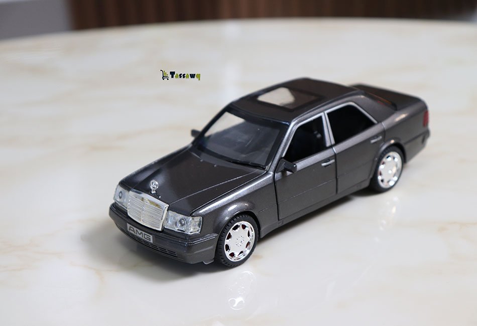 مجسم Mercedes-Benz W124 E500 AMG الكلاسيكية